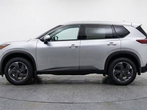 Used 2025 Nissan Rogue SV AWD/4WD image 5