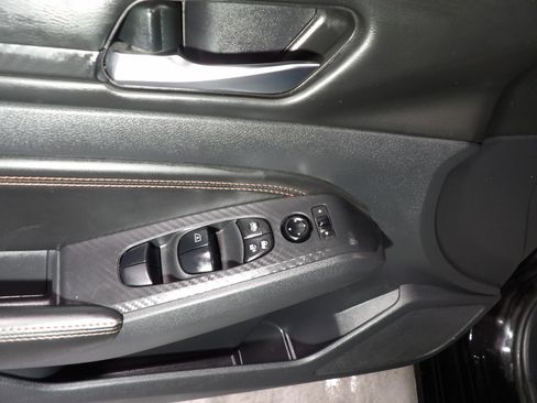 Used 2022 Nissan Altima 2.5 SR AWD/4WD image 9