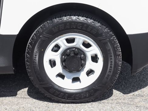 Used 2024 Chevrolet Brightdrop 600 w/ Commercial Equipment Package AWD/4WD image 42