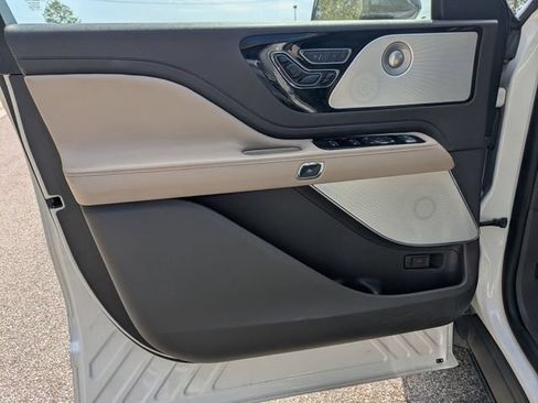 Used 2020 Lincoln Aviator Reserve w/ Equipment Group 202A AWD/4WD image 25