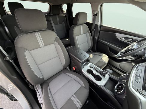 Used 2025 Chevrolet Blazer LT FWD image 16