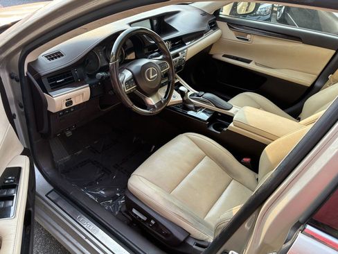 Used 2017 Lexus ES 350 w/ Navigation System Package FWD image 7