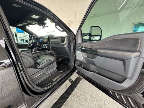 Used 2023 Ford F250 Platinum image 16