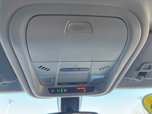 Used 2018 Chevrolet Equinox LT AWD/4WD image 18