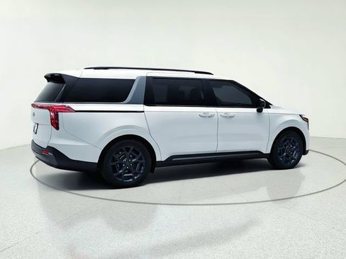 Certified 2026 Kia Carnival SX w/ SX Dark Edition Package FWD image 6