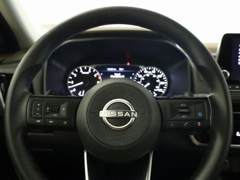 Used 2022 Nissan Rogue SV image 18