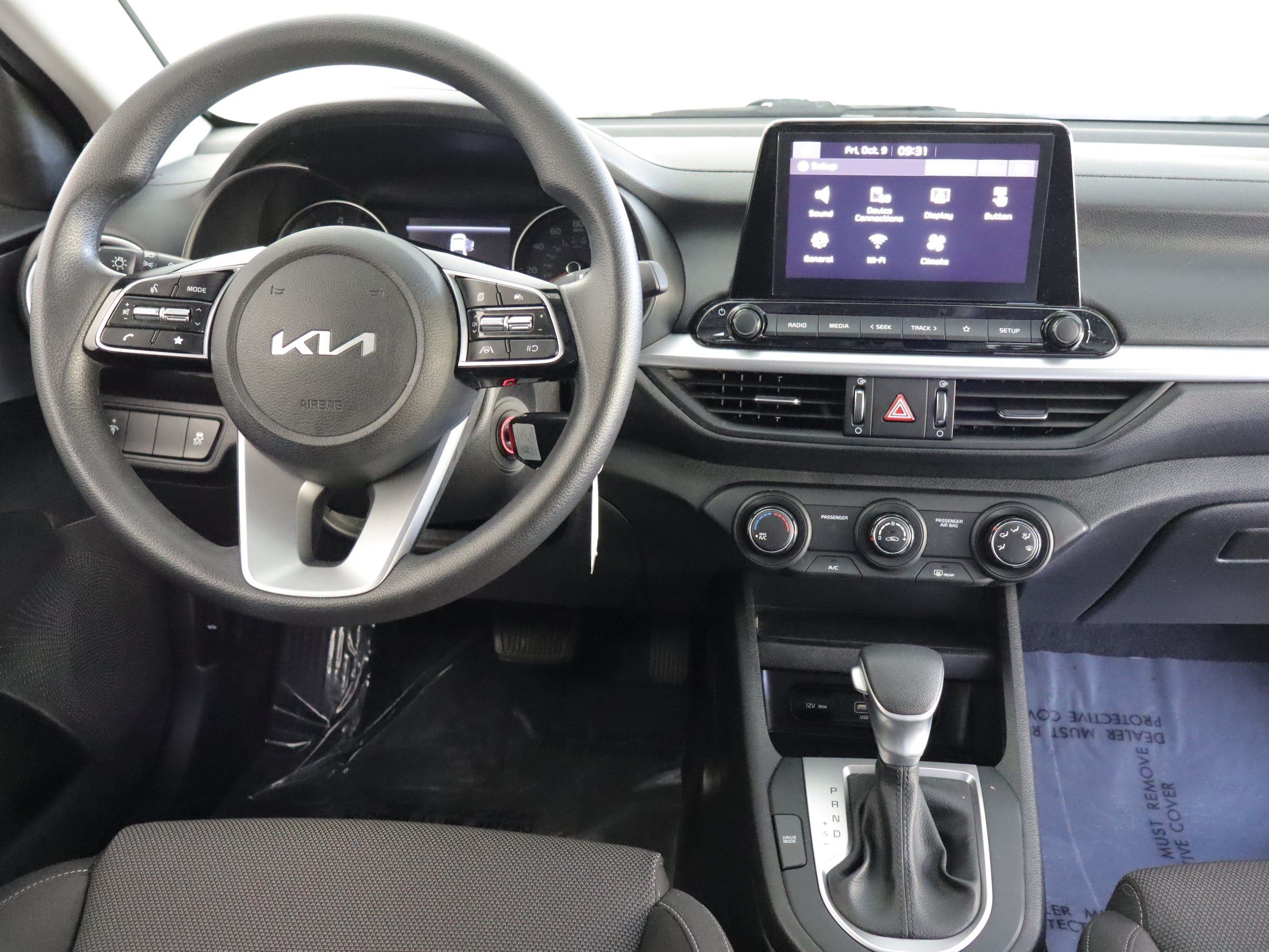Used 2023 Kia Forte LXS FWD image 2