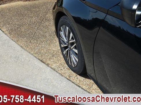 Used 2025 Nissan Altima 2.5 SV FWD image 17