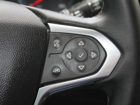 Used 2023 Chevrolet Traverse LT FWD image 30