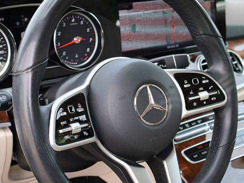 Used 2019 Mercedes-Benz E 300 4MATIC image 20