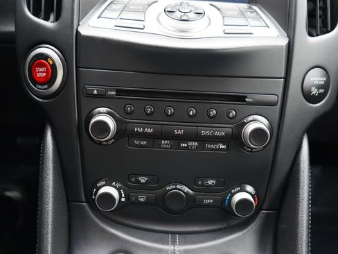 Used 2016 Nissan 370Z Coupe image 38