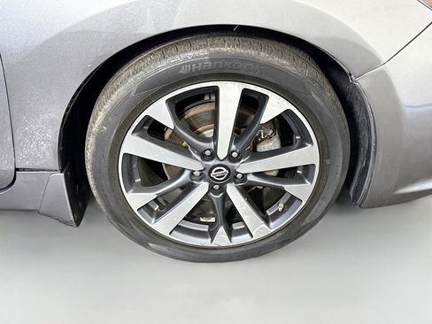 Used 2017 Nissan Altima 2.5 SR image 32