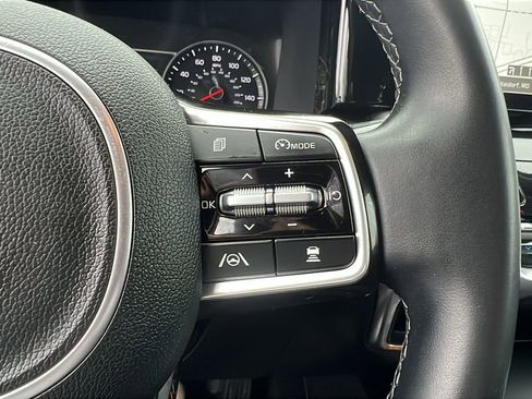 Used 2023 Kia Sorento EX image 25