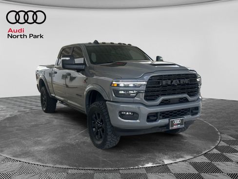 Used 2025 RAM 2500 Laramie AWD/4WD image 7