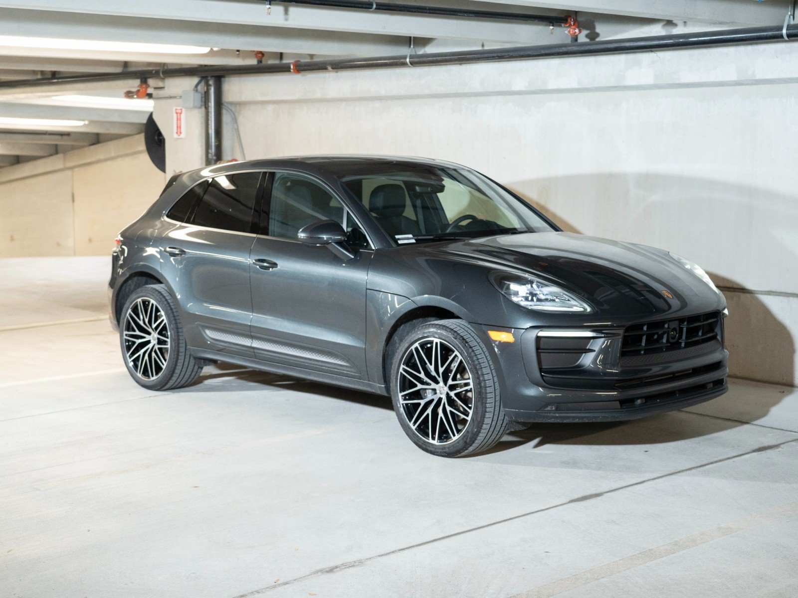 Certified 2026 Porsche Macan AWD/4WD image 7