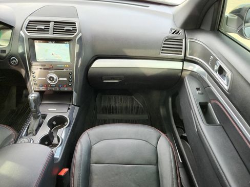 Used 2018 Ford Explorer Sport w/ Equipment Group 401A image 17
