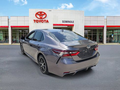 Used 2024 Toyota Camry SE FWD image 4
