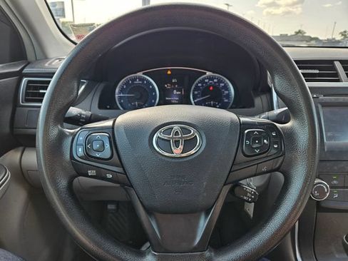Used 2017 Toyota Camry LE FWD image 9