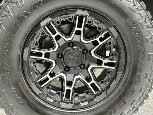 Used 2015 Jeep Wrangler Unlimited Sport w/ Connectivity Group image 10