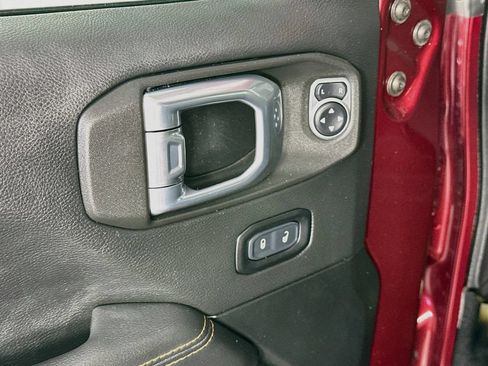 Used 2021 Jeep Wrangler Unlimited Sahara AWD/4WD image 24