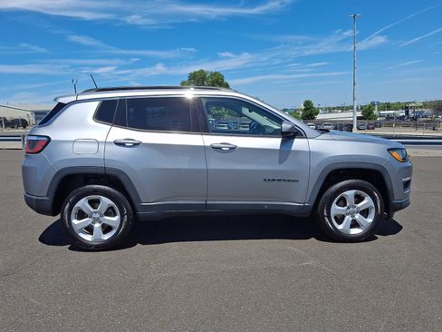Used 2018 Jeep Compass Latitude w/ Popular Equipment Group AWD/4WD image 7