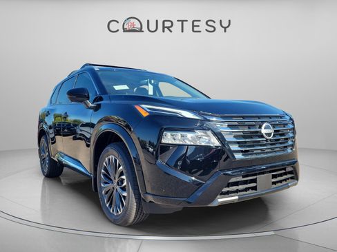 New 2026 Nissan Rogue Platinum image 5