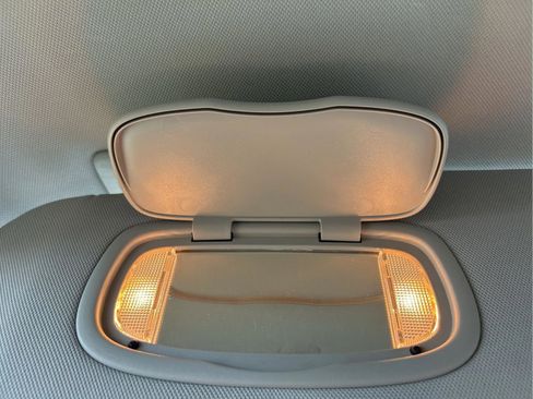 Certified 2020 Chrysler Pacifica Touring-L w/ Premium Audio Group image 24