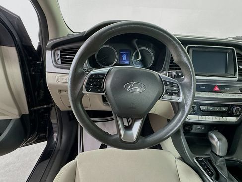 Used 2018 Hyundai Sonata SE FWD image 12