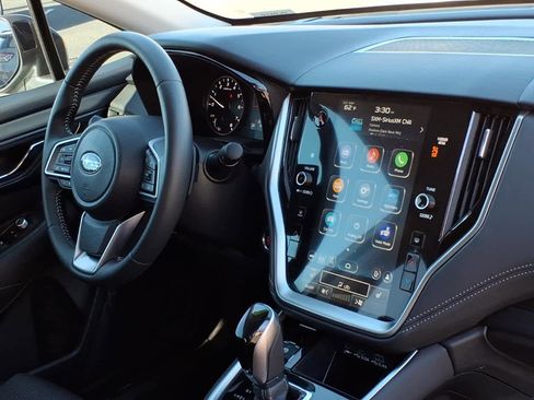 Certified 2025 Subaru Outback Premium w/ Popular Package #1A image 18