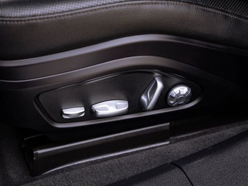 Used 2018 Porsche Panamera 4 image 20