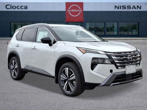 New 2025 Nissan Rogue SL w/ Tech Package AWD/4WD image 4