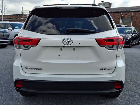 Used 2019 Toyota Highlander XLE AWD/4WD image 5