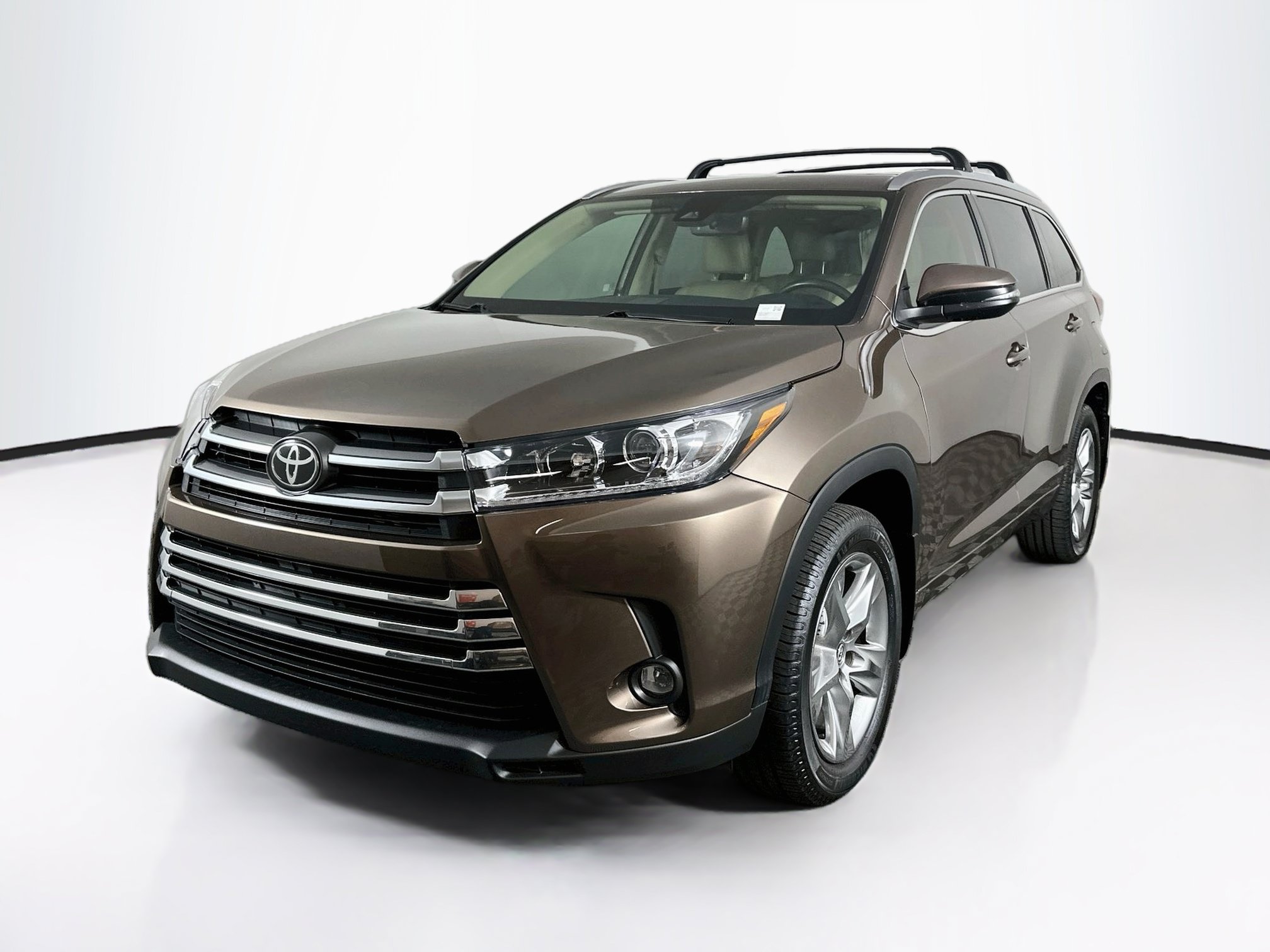 Used 2019 Toyota Highlander Limited AWD/4WD image 3