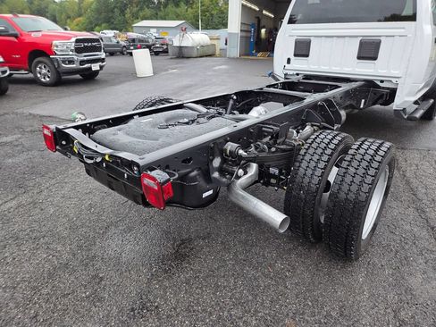 New 2026 RAM 5500 Tradesman AWD/4WD image 9