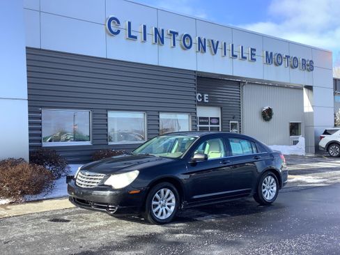 Used 2010 Chrysler Sebring Limited image 1