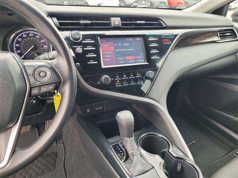 Used 2019 Toyota Camry LE image 19