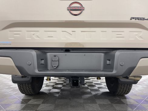 Used 2023 Nissan Frontier PRO-4X w/ Pro Convenience Package image 7