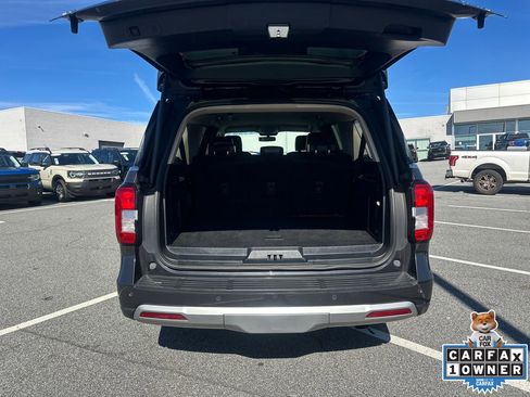 Used 2024 Ford Expedition Max XLT image 18