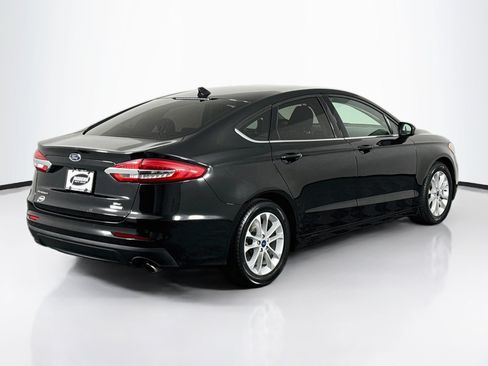 Used 2020 Ford Fusion SE FWD image 15