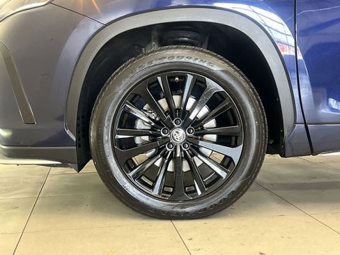 Used 2025 Toyota Highlander XSE image 10