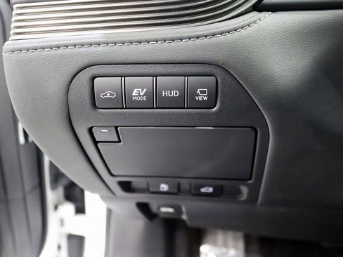 Used 2022 Lexus LS 500h AWD w/ Luxury Package image 18