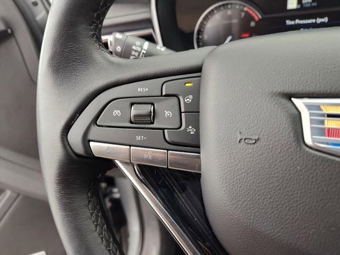 Used 2025 Cadillac XT6 Premium Luxury image 16