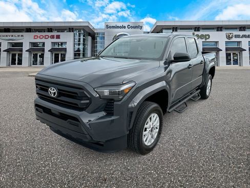 Used 2025 Toyota Tacoma SR AWD/4WD image 1
