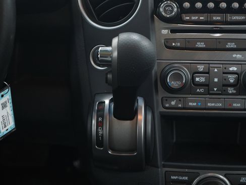 Used 2015 Honda Pilot Touring image 20