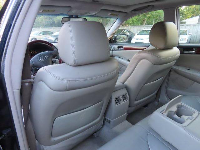Used 2004 Lexus ES 330 w/ Premium Pkg FWD image 13