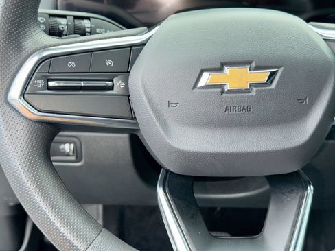 Used 2026 Chevrolet Equinox EV LT FWD image 17