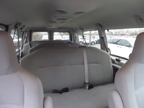Used 2012 Ford E-350 and Econoline 350 XL w/ Interior Upgrade Pkg image 26