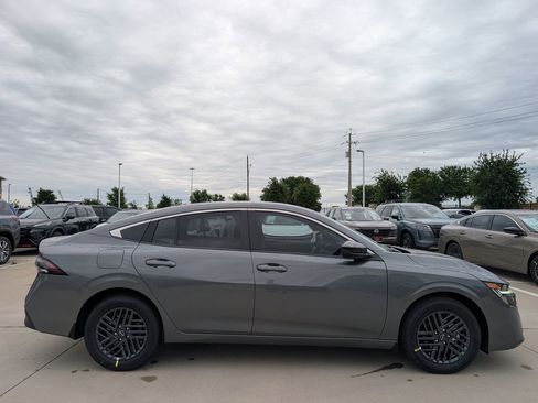 New 2026 Nissan Sentra SV FWD image 3