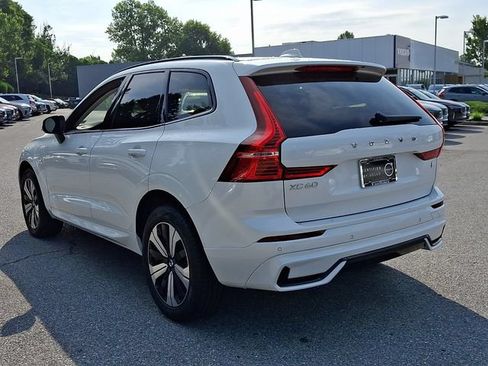Certified 2024 Volvo XC60 T8 Core w/ Climate Package AWD/4WD image 4