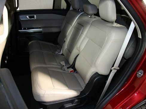 Used 2023 Ford Explorer Limited image 13